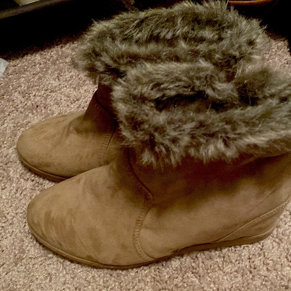 Fur Tan heel boots